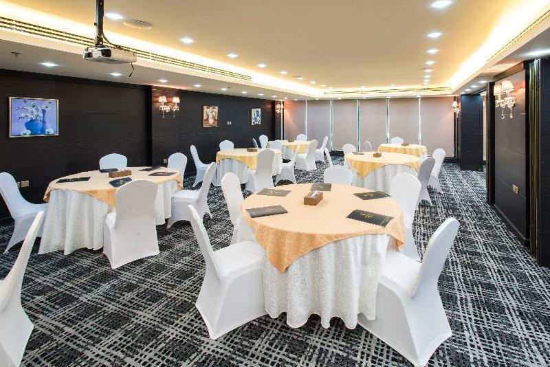 Golden Bujari Alulaya Hotel Αλ Κομπάρ Εξωτερικό φωτογραφία
